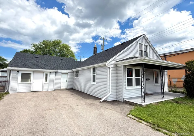 Photo 1 of Single family home for sale at 20730 Montrose Ave, Warren, MI 48089 | MLS# 20261045444 | Listing updated on 2026-10-19