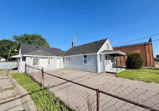 Photo 3 of Single family home for sale at 20730 Montrose Ave, Warren, MI 48089 | MLS# 20261045444 | Listing updated on 2026-10-19