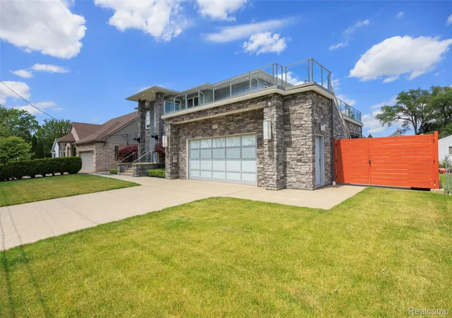 Photo 3 of Single family home for sale at 22491 E 10 Mile Rd, Saint Clair Shores, MI 48080 | MLS# 20261045448 | Listing updated on 2026-06-20