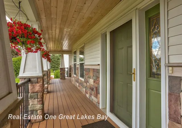 Photo 4 of Single family home for sale at 2530 N River Rd, Saginaw, MI 48609 | MLS# 61050211658 | Listing updated on 2026-06-19