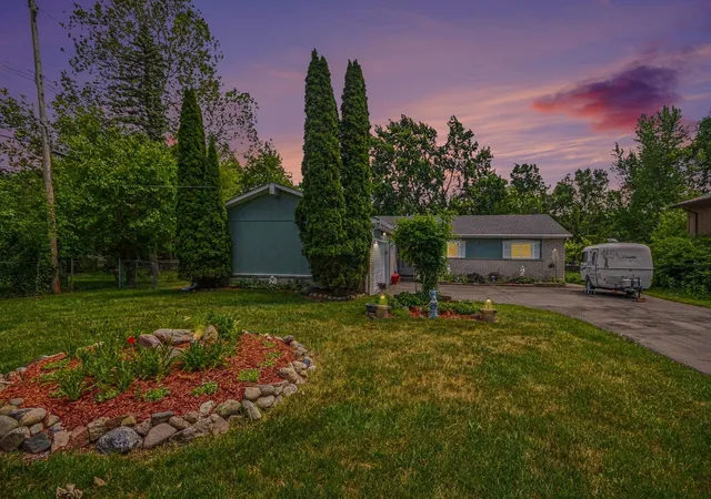 2nd image of 30809 Leelane St, Farmington Hills, MI 48336 | MLS# 5050211666