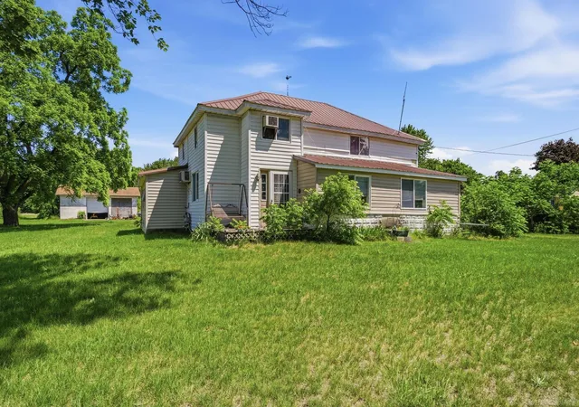 3rd image of 10332 W Dodge Rd, Montrose, MI 48457 | MLS# 58050211668