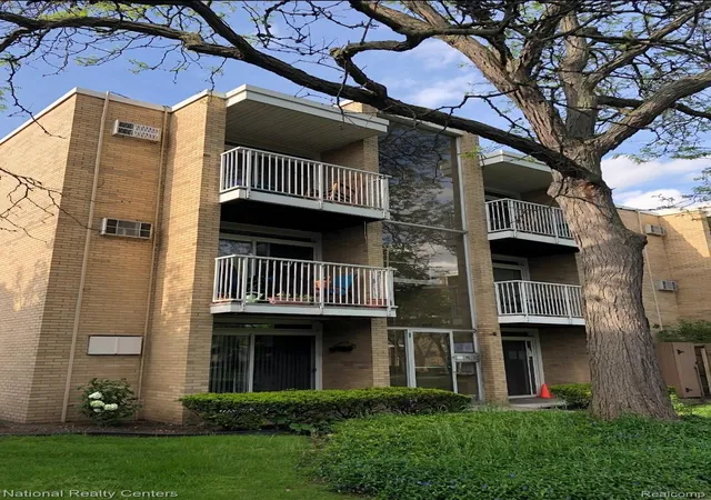 Photo 4 of Condo for sale at 4913 Crooks Rd #G5, Royal Oak, MI 48073 | MLS# 20261045482 | Listing updated on 2026-09-16