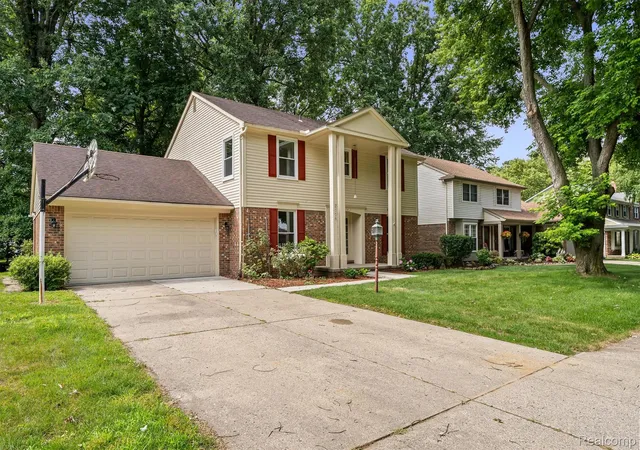 2nd image of 2118 E Rutgers Dr N, Troy, MI 48085 | MLS# 20261045484