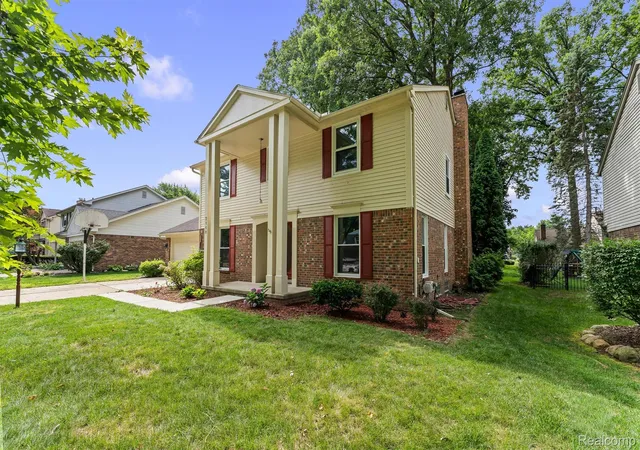 3rd image of 2118 E Rutgers Dr N, Troy, MI 48085 | MLS# 20261045484