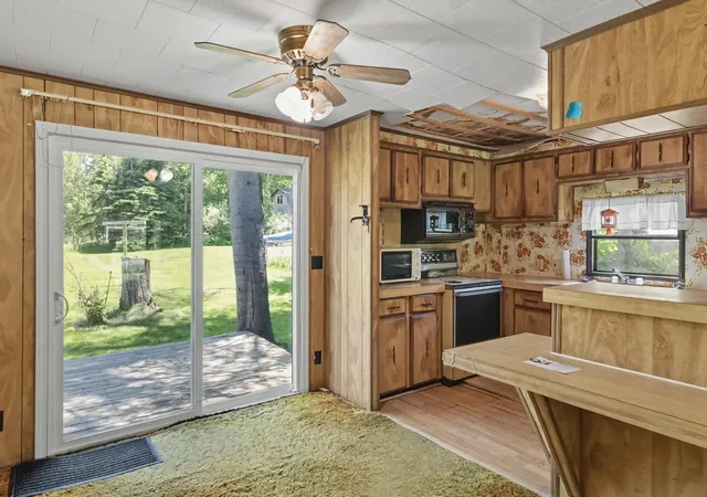 Photo 4 of Single family home for sale at 2576 N Four Mile Rd, Traverse City, MI 49686 | MLS# 78080069808 | Listing updated on 2026-06-18