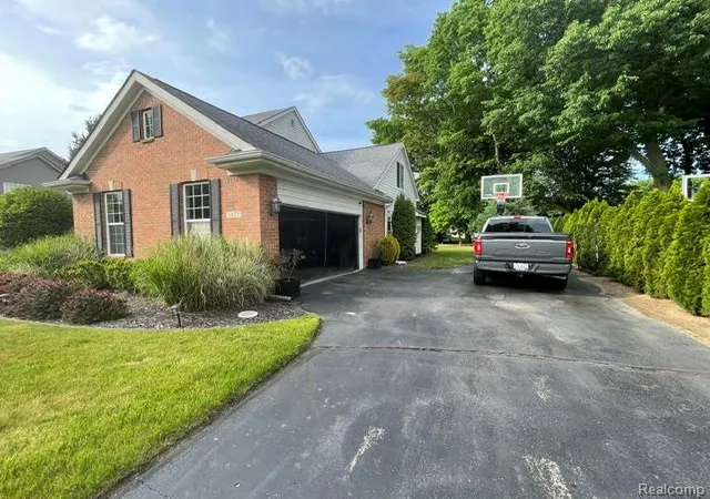 Photo 3 of Single family home for sale at 5827 Woodfield Pkwy, Grand Blanc, MI 48439 | MLS# 20261045507 | Listing updated on 2026-08-15
