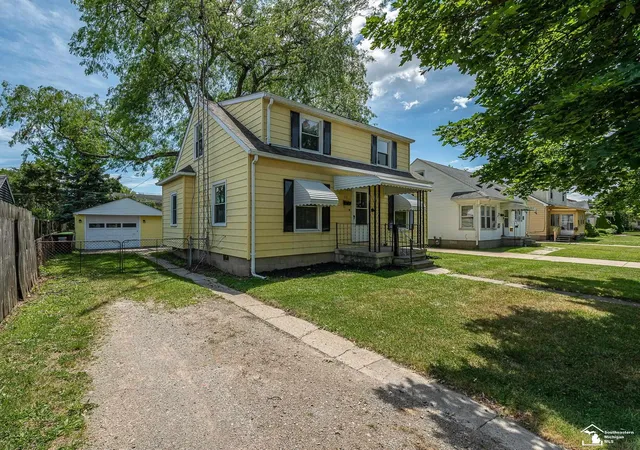 Photo 2 of Single family home for sale at 713 Roeder St, Monroe, MI 48161 | MLS# 57050211676 | Listing updated on 2026-06-19