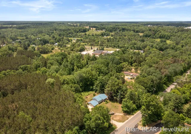 Homes for sale in Mecosta Township Mecosta, MI | 18249 8 Mile Rd, Mecosta Township Mecosta, MI 49346 | MLS# 65026029825