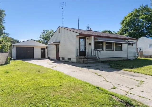 Photo 1 of Single family home for sale at 725 Woodbine Dr, Fenton, MI 48430 | MLS# 81026029827 | Listing updated on 2026-06-21