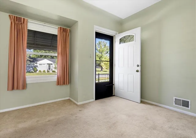 Photo 2 of Single family home for sale at 725 Woodbine Dr, Fenton, MI 48430 | MLS# 81026029827 | Listing updated on 2026-06-21