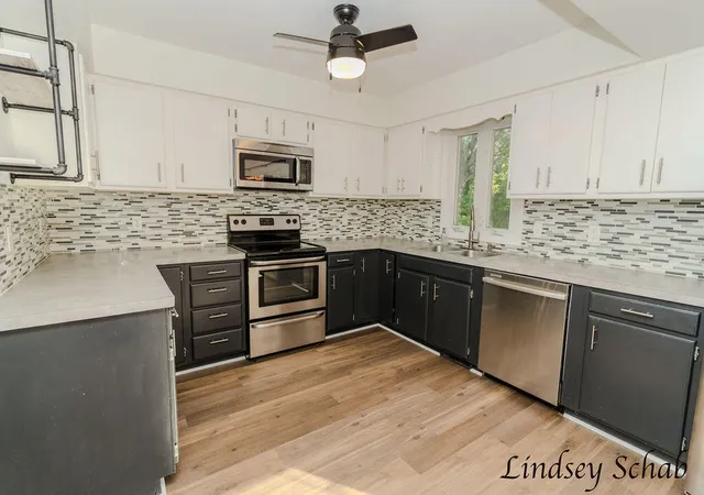 Photo 3 of Single family home for sale at 3243 Royal Oak Rd, Muskegon, MI 49441 | MLS# 65026029830 | Listing updated on 2026-09-09