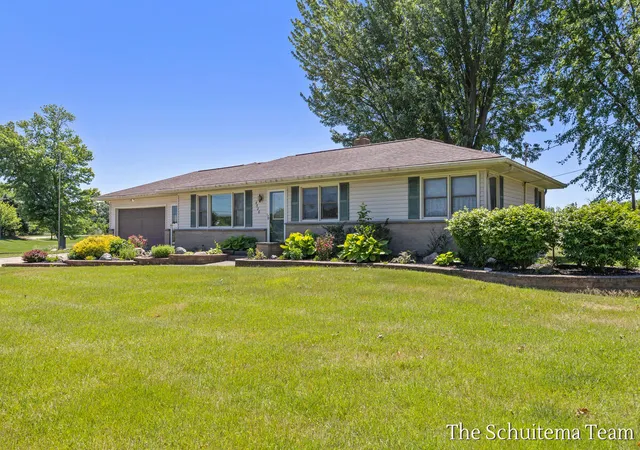 3rd image of 4526 Bauer Rd, Hudsonville, MI 49426 | MLS# 65026029833