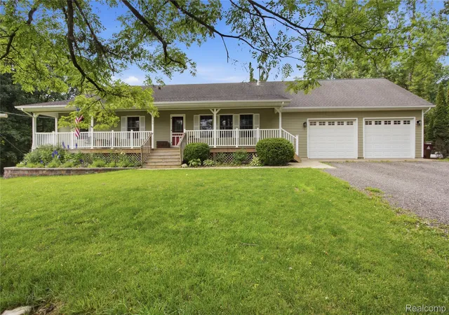 Photo 1 of Single family home for sale at 5739 Suntar Valley Dr, Fowlerville, MI 48836 | MLS# 20261045548 | Listing updated on 2026-06-20