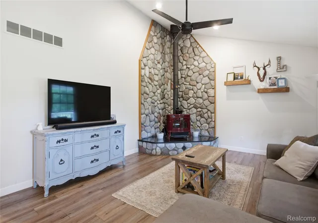Photo 3 of Single family home for sale at 5739 Suntar Valley Dr, Fowlerville, MI 48836 | MLS# 20261045548 | Listing updated on 2026-06-20