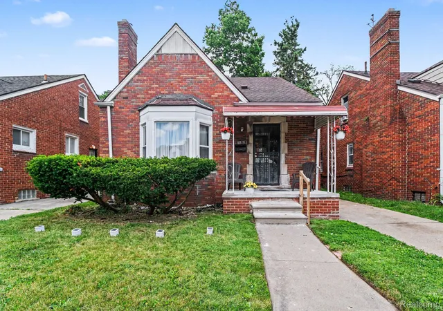 Photo 1 of Single family home for sale at 17333 Mansfield St, Detroit, MI 48235 | MLS# 20261045549 | Listing updated on 2026-08-20