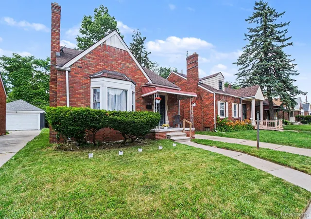 Photo 2 of Single family home for sale at 17333 Mansfield St, Detroit, MI 48235 | MLS# 20261045549 | Listing updated on 2026-08-20