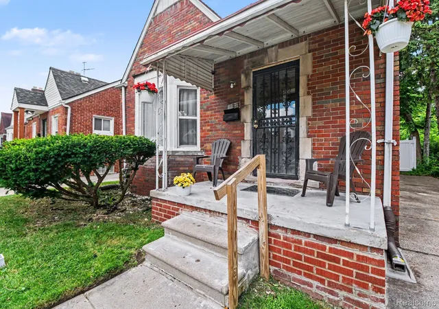 Photo 3 of Single family home for sale at 17333 Mansfield St, Detroit, MI 48235 | MLS# 20261045549 | Listing updated on 2026-08-20