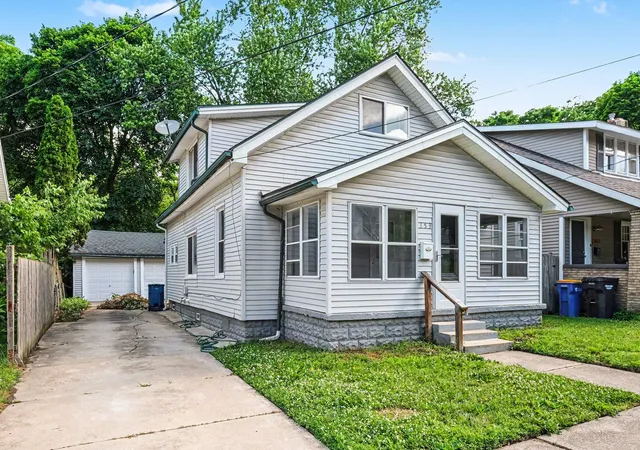 3rd image of 353 Cedar St NE, Grand Rapids, MI 49503 | MLS# 72026029858