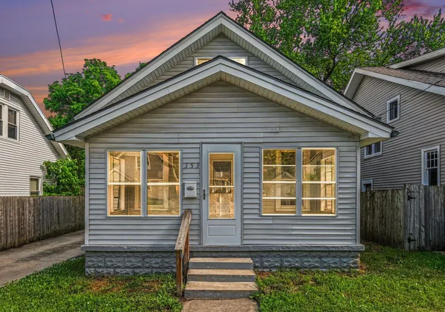 2nd image of 353 Cedar St Ne, Grand Rapids, MI 49503 | MLS# 72026029858
