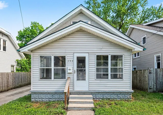 1st image of 353 Cedar St Ne, Grand Rapids, MI 49503 | MLS# 72026029858
