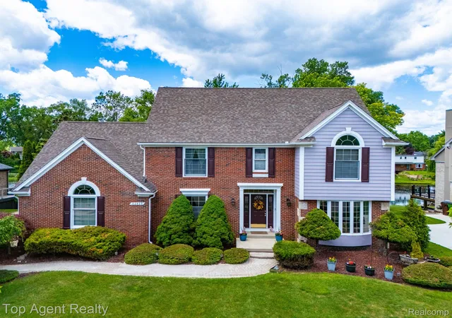 Photo 2 of Single family home for sale at 52825 Seven Oaks Dr, Utica, MI 48316 | MLS# 20261045561 | Listing updated on 2026-08-17