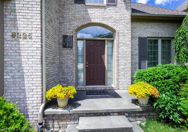 4th image of 8225 Brookstone Ln, Clarkston, MI 48348 | MLS# 20261045571