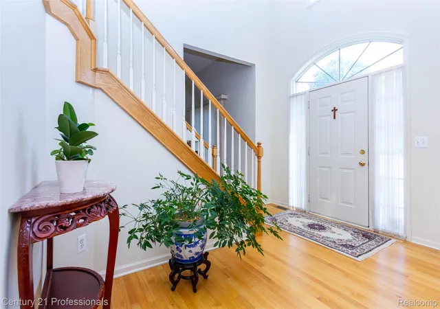 5th image of 8225 Brookstone Ln, Clarkston, MI 48348 | MLS# 20261045571