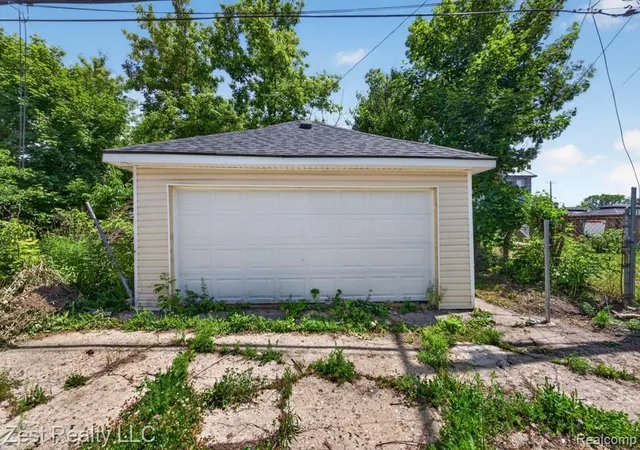 Photo 26 of Single family home for sale at 2525 Bewick St, Detroit, MI 48214 | MLS# 20261045573 | Listing updated on 2026-09-28
