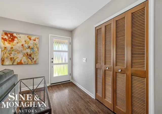 4th image of 1045 Marian Ct, Grosse Pointe Woods, MI 48236 | MLS# 58050211701