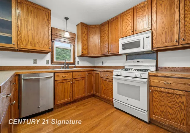 Homes for sale in Saginaw Charter Township Saginaw, MI | 4140 Firethorn Dr, Saginaw Charter Township Saginaw, MI 48603 | MLS# 61050211702