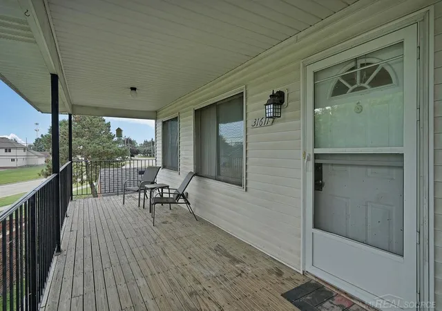 3rd image of 31611 Fraser Dr, Fraser, MI 48026 | MLS# 58050211703
