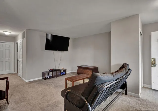 5th image of 31611 Fraser Dr, Fraser, MI 48026 | MLS# 58050211703