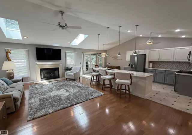 Listing Photo 4 - Condo for sale in building located at 41371 Carmelo W Dr, Clinton Township, MI 48038