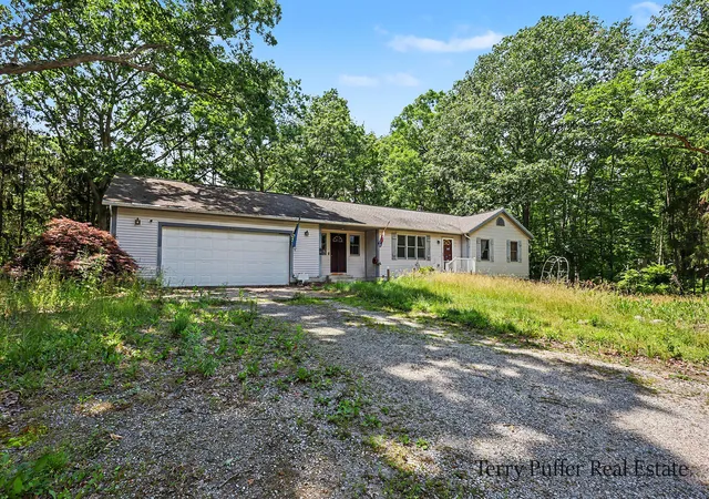 Photo 3 of Single family home for sale at 12253 Rich St, Grand Haven, MI 49417 | MLS# 71026029876 | Listing updated on 2026-09-18