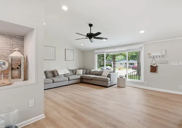 Photo 3 of Single family home for sale at 22245 Raymond St, Saint Clair Shores, MI 48082 | MLS# 58050211710 | Listing updated on 2026-06-19