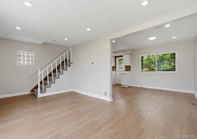 Photo 4 of Single family home for sale at 14732 Woodmont Ave, Detroit, MI 48227 | MLS# 20261045592 | Listing updated on 2026-08-24