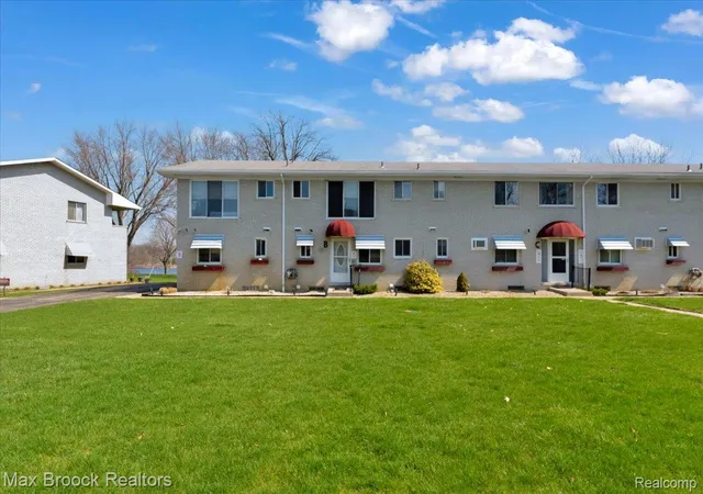Photo 2 of Condo for sale at 26902 Sandy Hl Ct #15, Lyon Charter Township Oakland, MI 48165 | MLS# 20261045607 | Listing updated on 2026-06-18