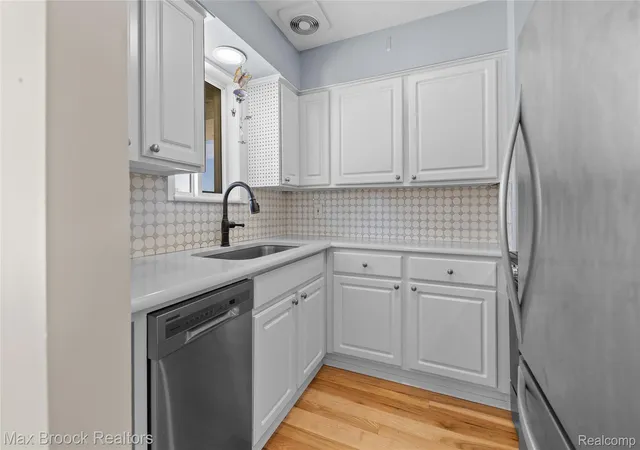 Photo 3 of Condo for sale at 26902 Sandy Hl Ct #15, Lyon Charter Township Oakland, MI 48165 | MLS# 20261045607 | Listing updated on 2026-06-18
