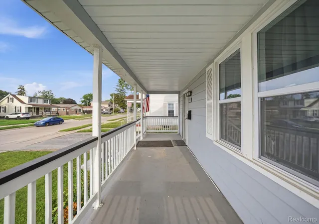Photo 4 of Single family home for sale at 21902 Ridgeway St, Saint Clair Shores, MI 48080 | MLS# 20261045615 | Listing updated on 2026-08-21