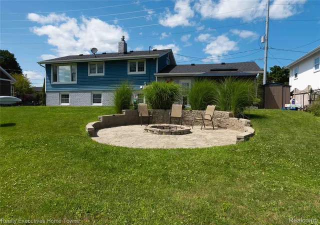 3rd image of 2854 Elmwood St, Port Huron, MI 48060 | MLS# 20261045627