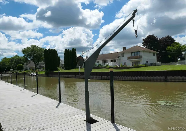 5th image of 2854 Elmwood St, Port Huron, MI 48060 | MLS# 20261045627