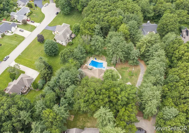 Homes for sale in Cascade Charter Township Kent, MI | 7710 Cascade Pines Dr Se, Cascade Charter Township Kent, MI 49546 | MLS# 65026029907