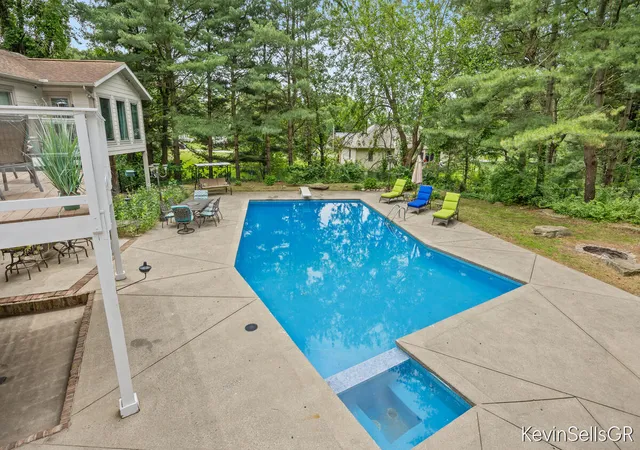 Homes for sale in Cascade Charter Township Kent, MI | 7710 Cascade Pines Dr Se, Cascade Charter Township Kent, MI 49546 | MLS# 65026029907