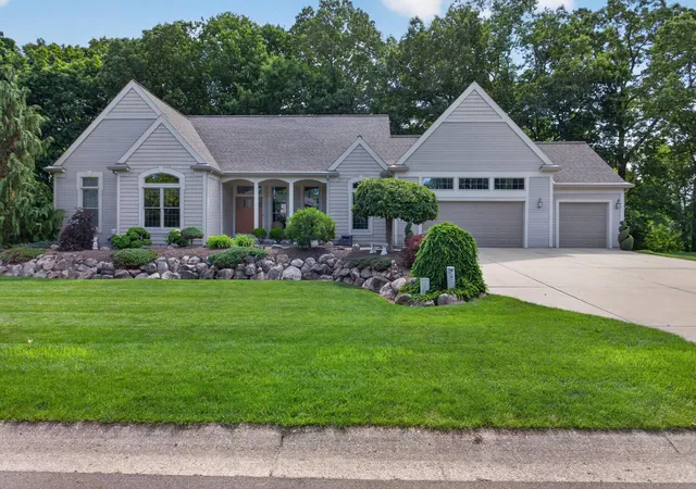 Photo 1 of Single family home for sale at 4215 Aspen Way, Jackson, MI 49201 | MLS# 55026029906 | Listing updated on 2026-07-16