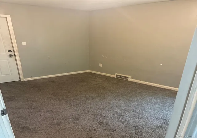 Photo 4 of Single family home for sale at 5746 Chatsworth St, Detroit, MI 48224 | MLS# 20261045633 | Listing updated on 2026-09-11