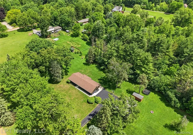 3rd image of 3700 Napier Rd, Canton, MI 48187 | MLS# 20261045634