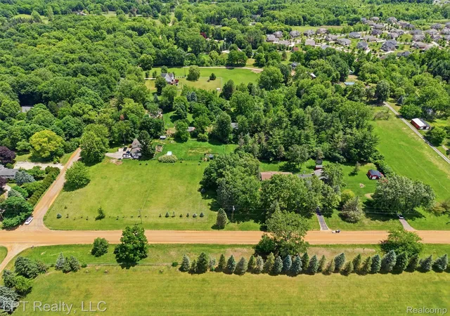 5th image of 3700 Napier Rd, Canton, MI 48187 | MLS# 20261045634