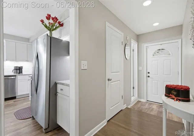 3rd image of 31737 Bella Vista Dr, Farmington Hills, MI 48334 | MLS# 20261045635