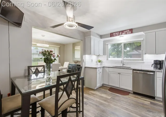 5th image of 31737 Bella Vista Dr, Farmington Hills, MI 48334 | MLS# 20261045635